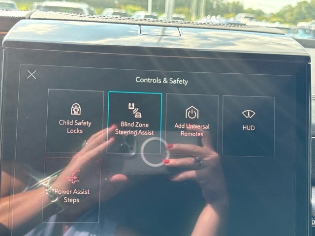 2026 GMC Yukon AT4 - Photo 35